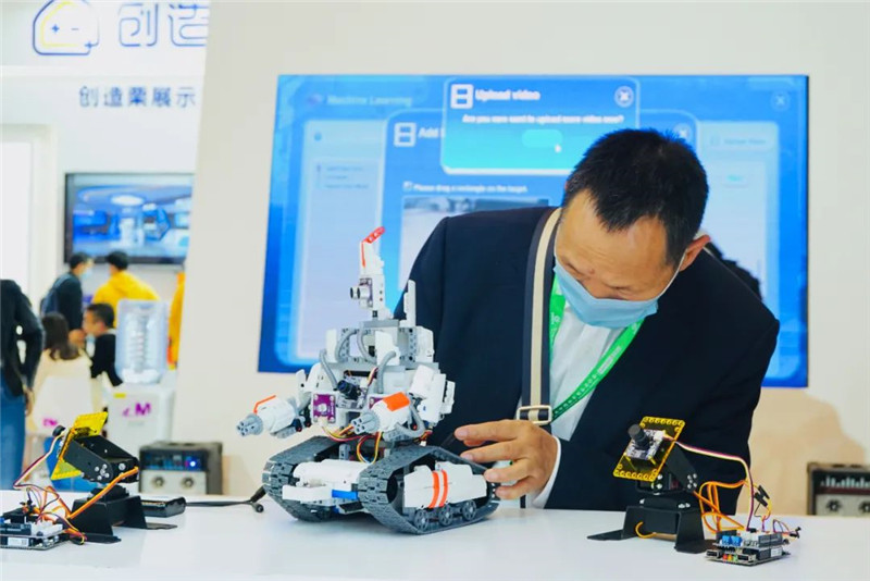 第78届教育装备展黑科技荟萃 创造栗实验室级产品大放异彩，计算机软硬件技术研发成焦点